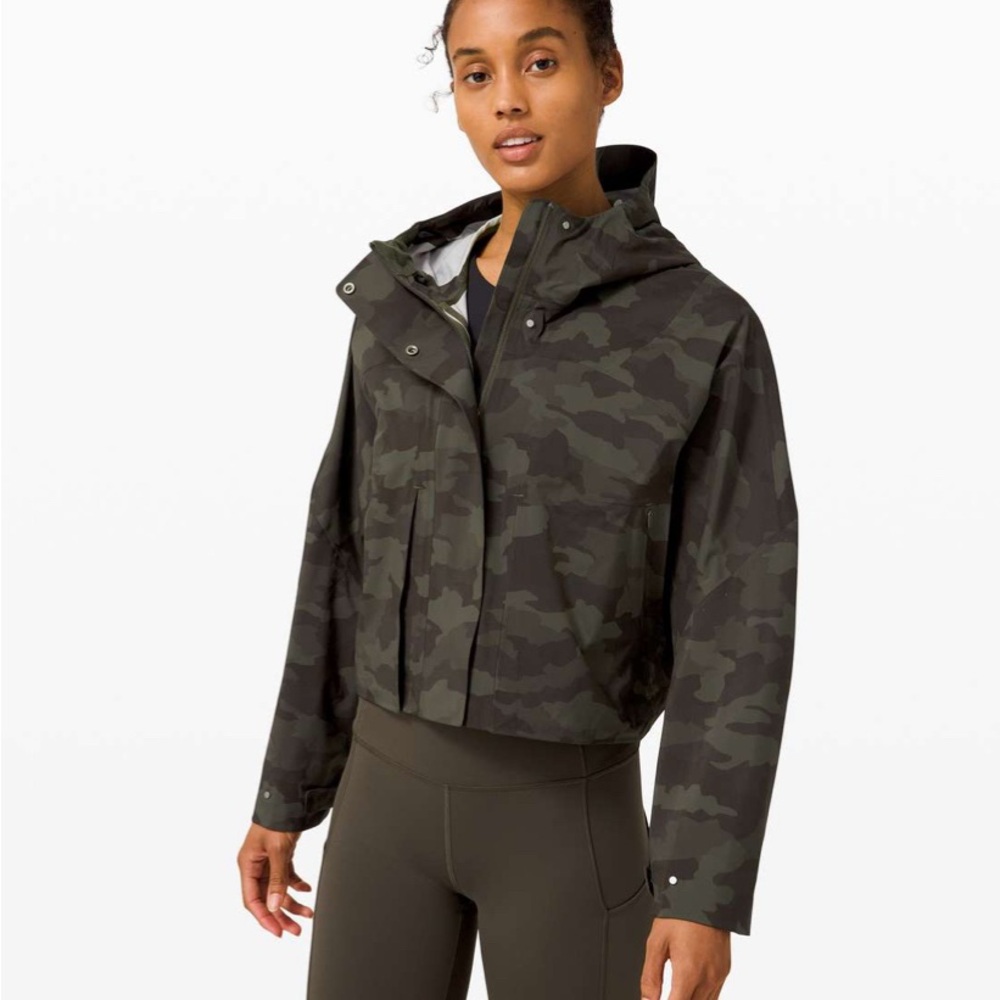 Lululemon Rain Chaser Jacket - Heritage 365 Camo Dark Olive Multi - size 10